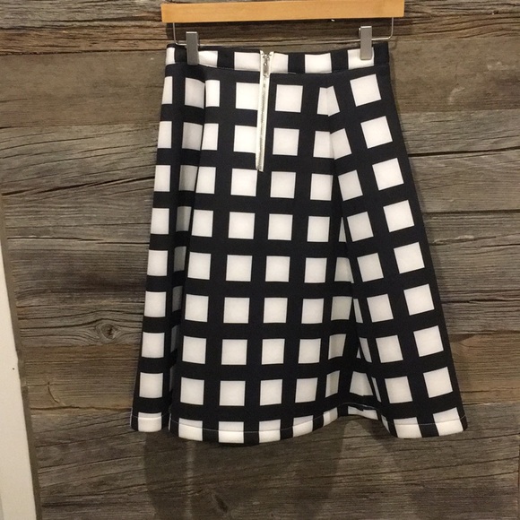 Black and White checked neoprene midi skirt - Picture 3 of 3